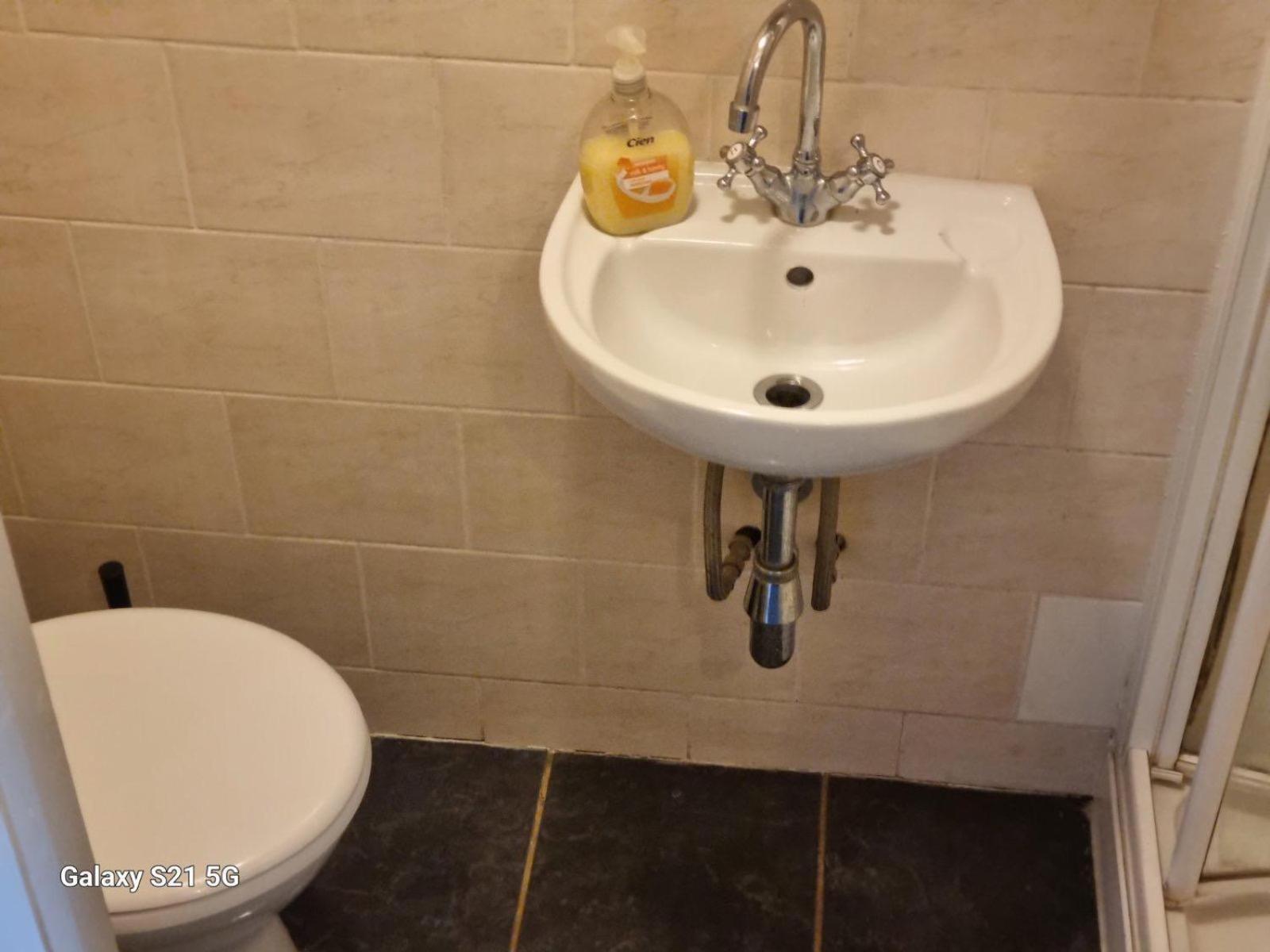 Shamrock Guest House Грейвсенд Экстерьер фото