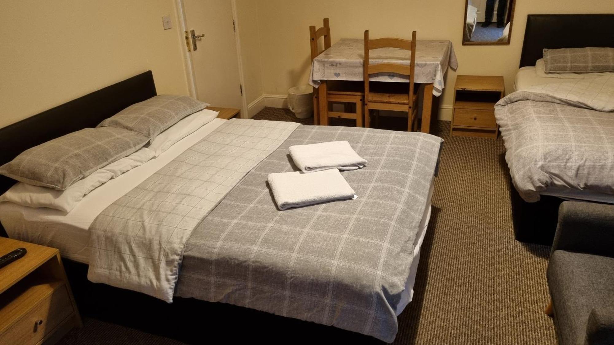 Shamrock Guest House Грейвсенд Экстерьер фото