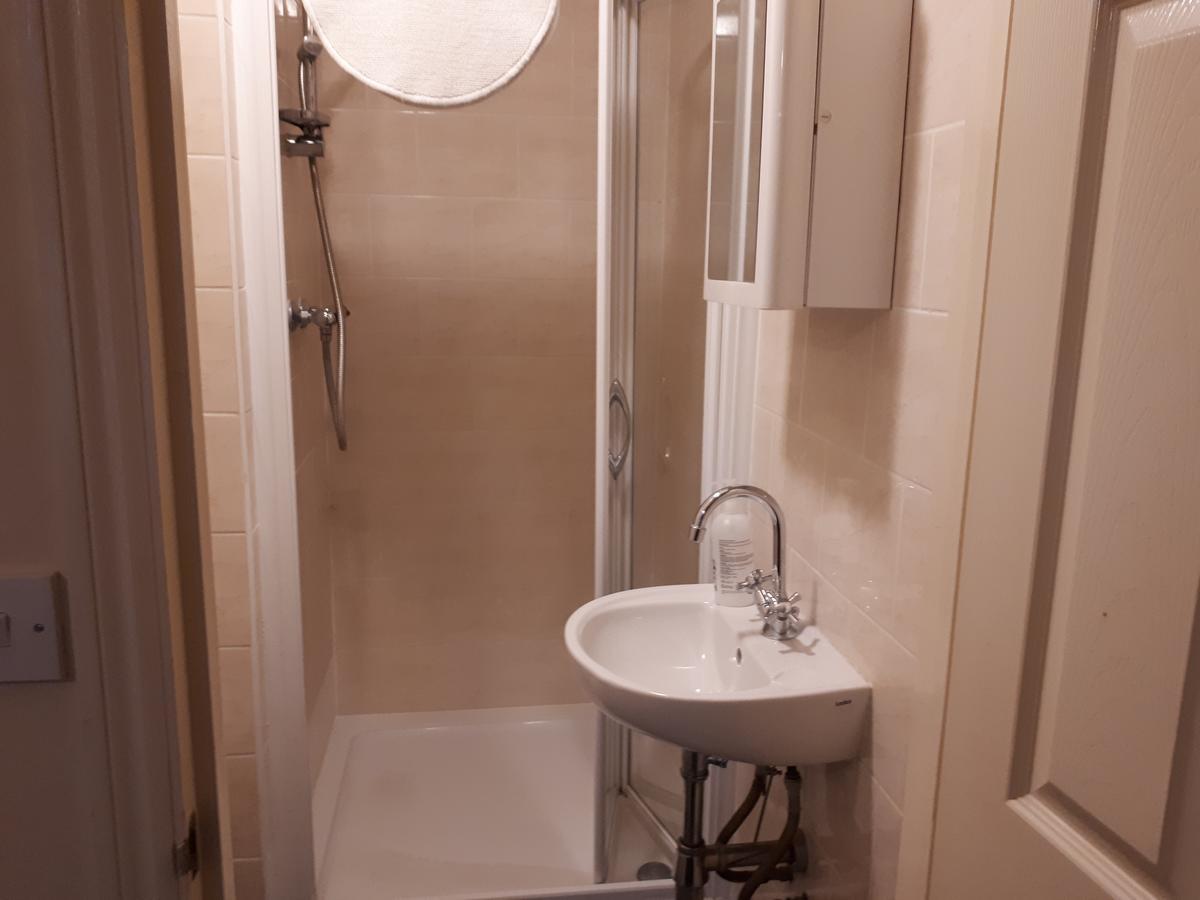 Shamrock Guest House Грейвсенд Экстерьер фото