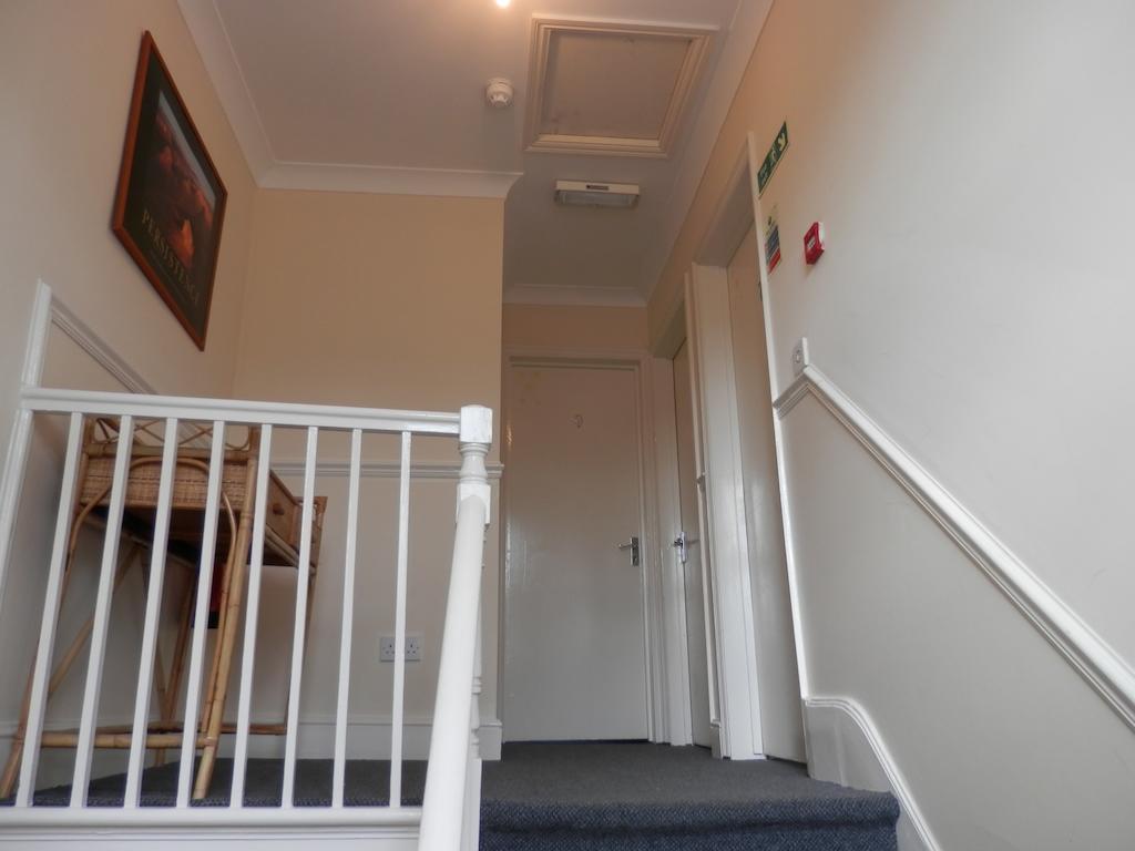 Shamrock Guest House Грейвсенд Экстерьер фото
